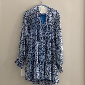Loved this dress! Wore for my baby shower. It’s not maternity but works for it.